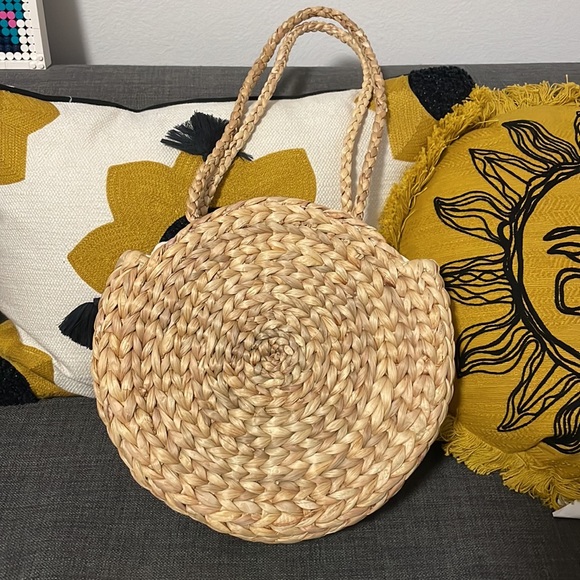 Circular Rattan bag - Picture 2 of 3